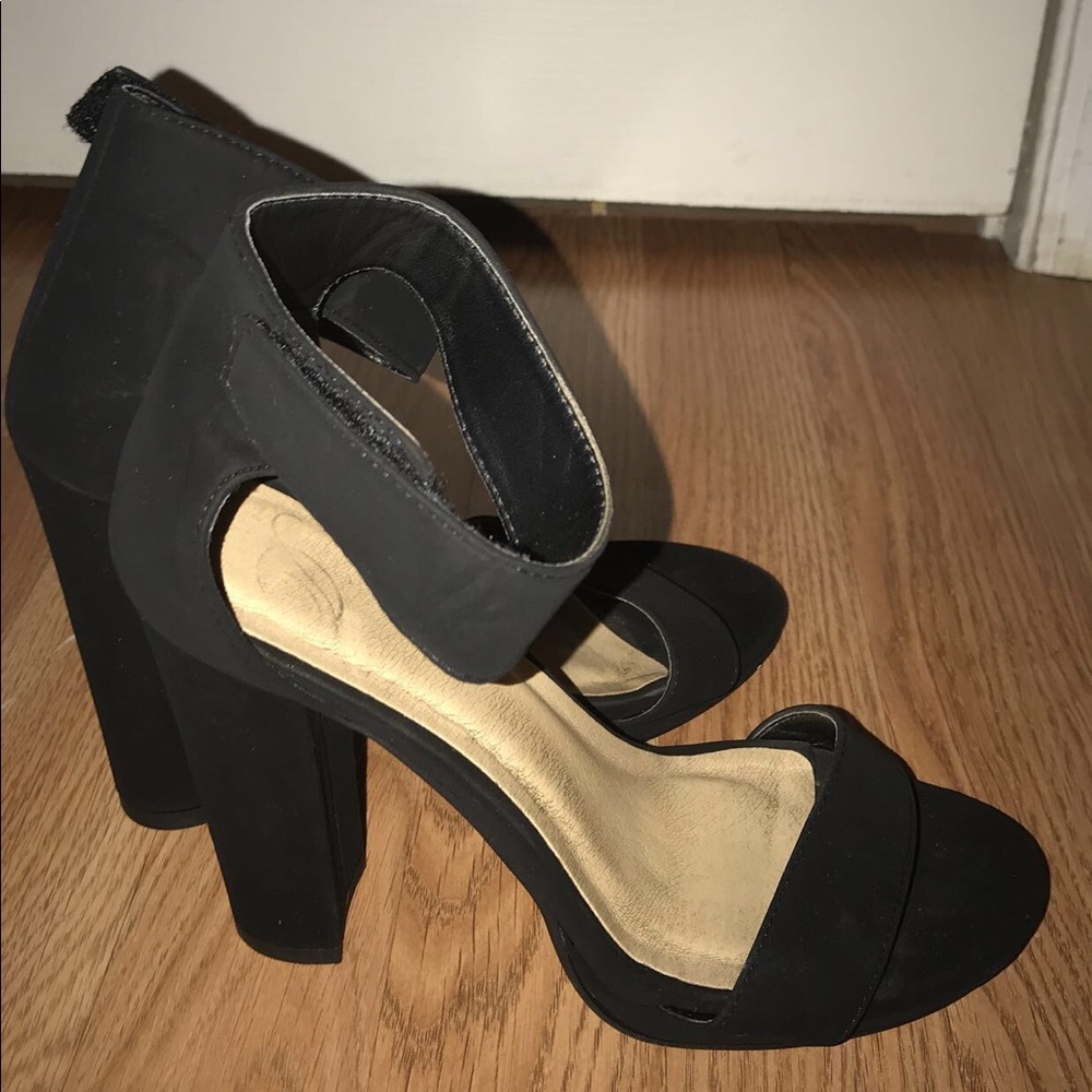 Black Chunky Heels